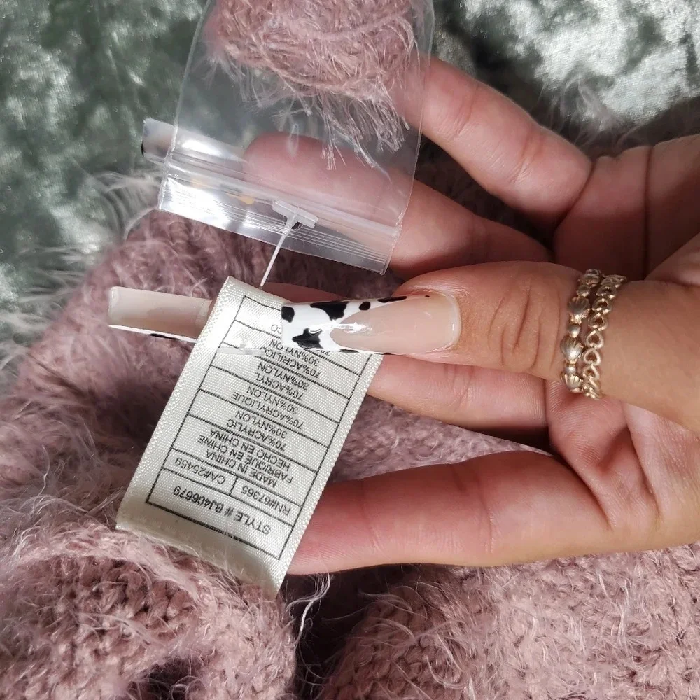 BB‎ Dakota Eyelash Knit Pullover Sweater